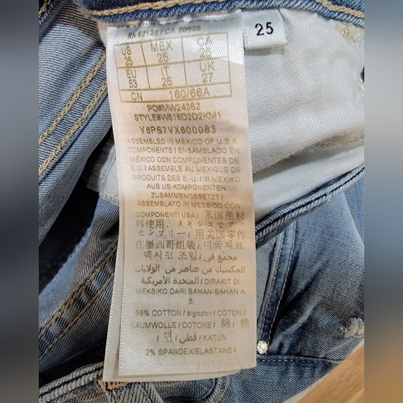 GUESS Distressed Bermuda Denim Shorts - Picture 4 of 4